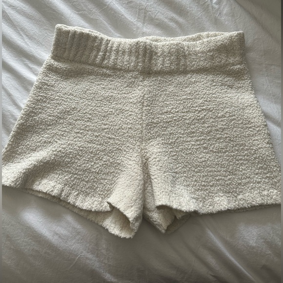 SKIMS high waist cream fuzzy sleep shorts, size L/XL - Picture 11 of 11